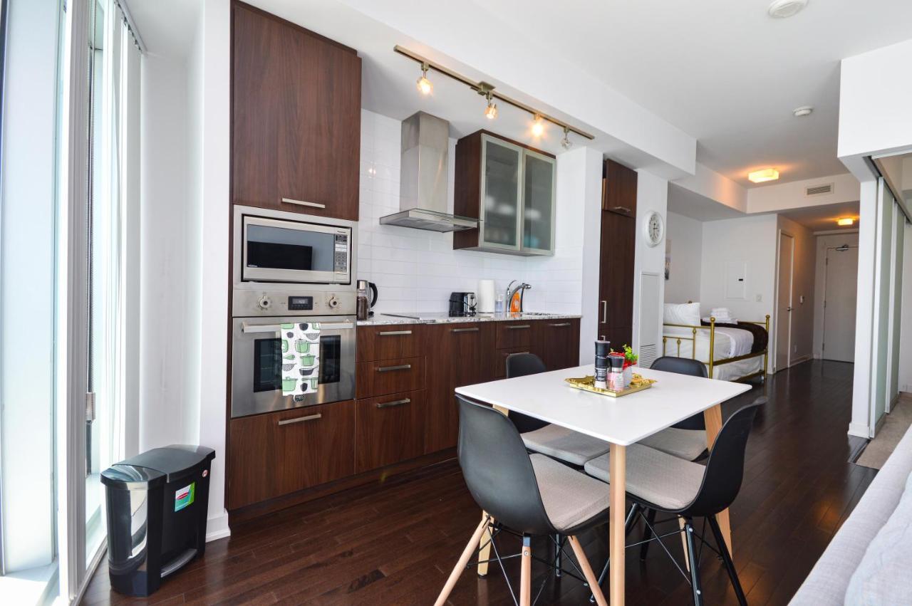Downtown Toronto Condo Mins From Scotiabank Arena, Tiff, Cn Tower, Union, Mtcc Buitenkant foto