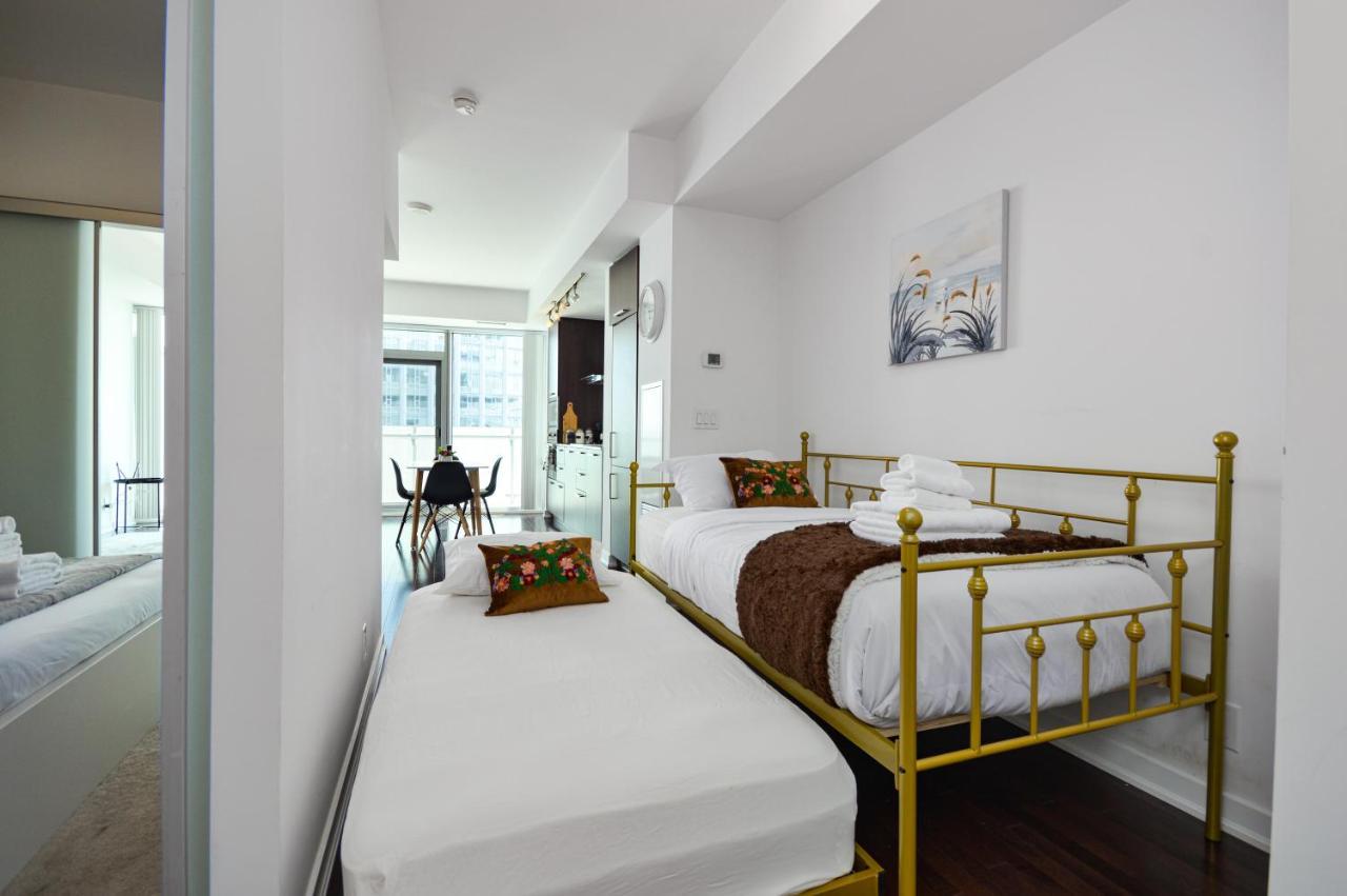 Downtown Toronto Condo Mins From Scotiabank Arena, Tiff, Cn Tower, Union, Mtcc Buitenkant foto